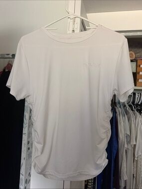 Kensie White Short Sleeve Tee with Scrunched Sides and Subtle Logo